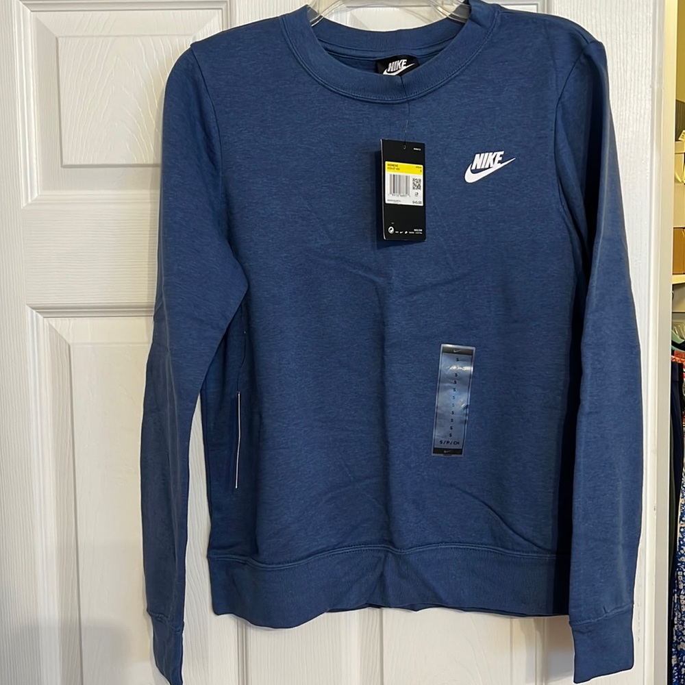 Women’s Nike Sweatshirt